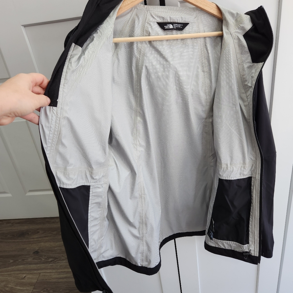 The North Face Active Stretch Rain Shell Jacket Medium - Picture 12 of 16